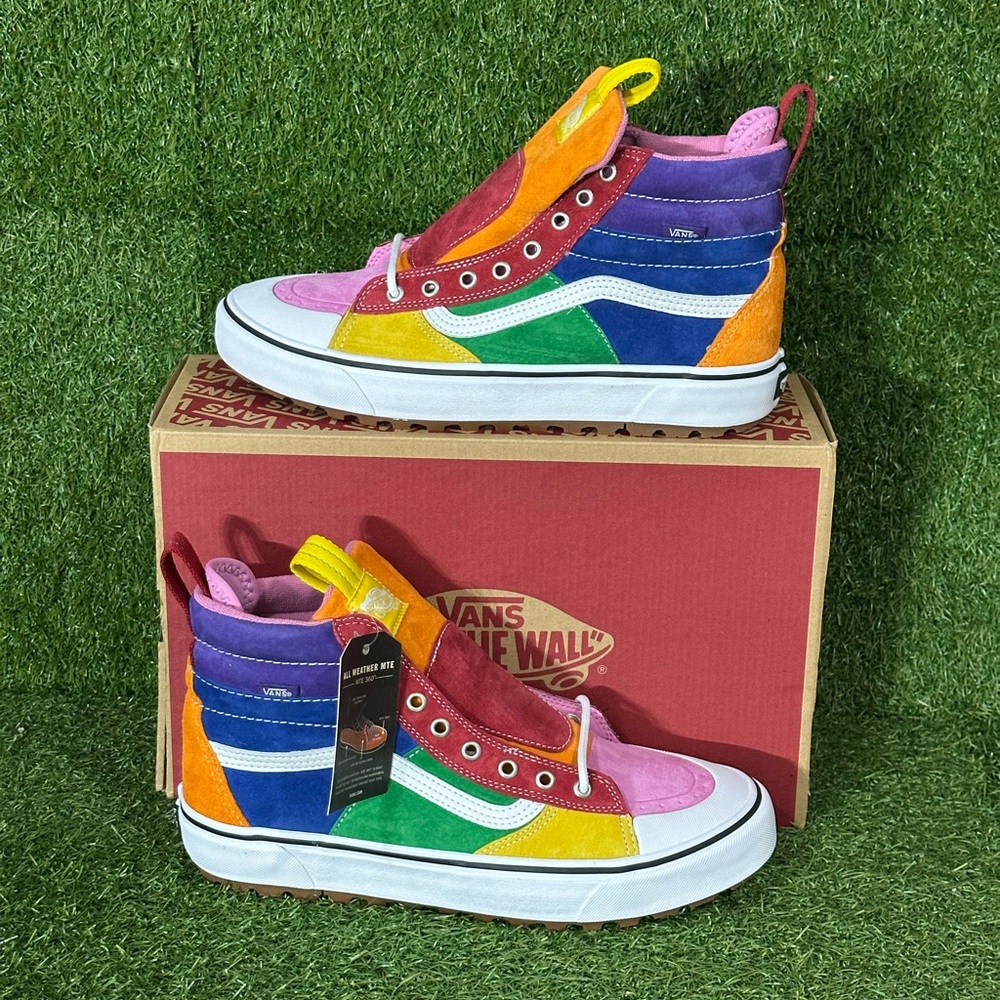 VANS SK8-HI MTE 2.0 DX RAINBOW. SIZE 11 MENS, BRAND NEW IN BOX, BOX NOT  LID